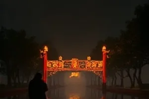 《十分钟的黄昏》剧照：城市天台上十分钟的日落